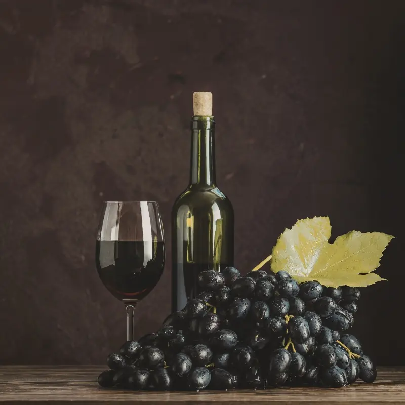 Selección de vinos tintos y blancos para maridar con cortes de carne en Regio Beef, sur de la CDMX.