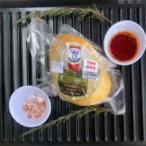 Queso Provolone artesanal marca VAI de Querétaro, queso semimaduro en boutique Regio Beef Tlalpan, sur de la CDMX.
